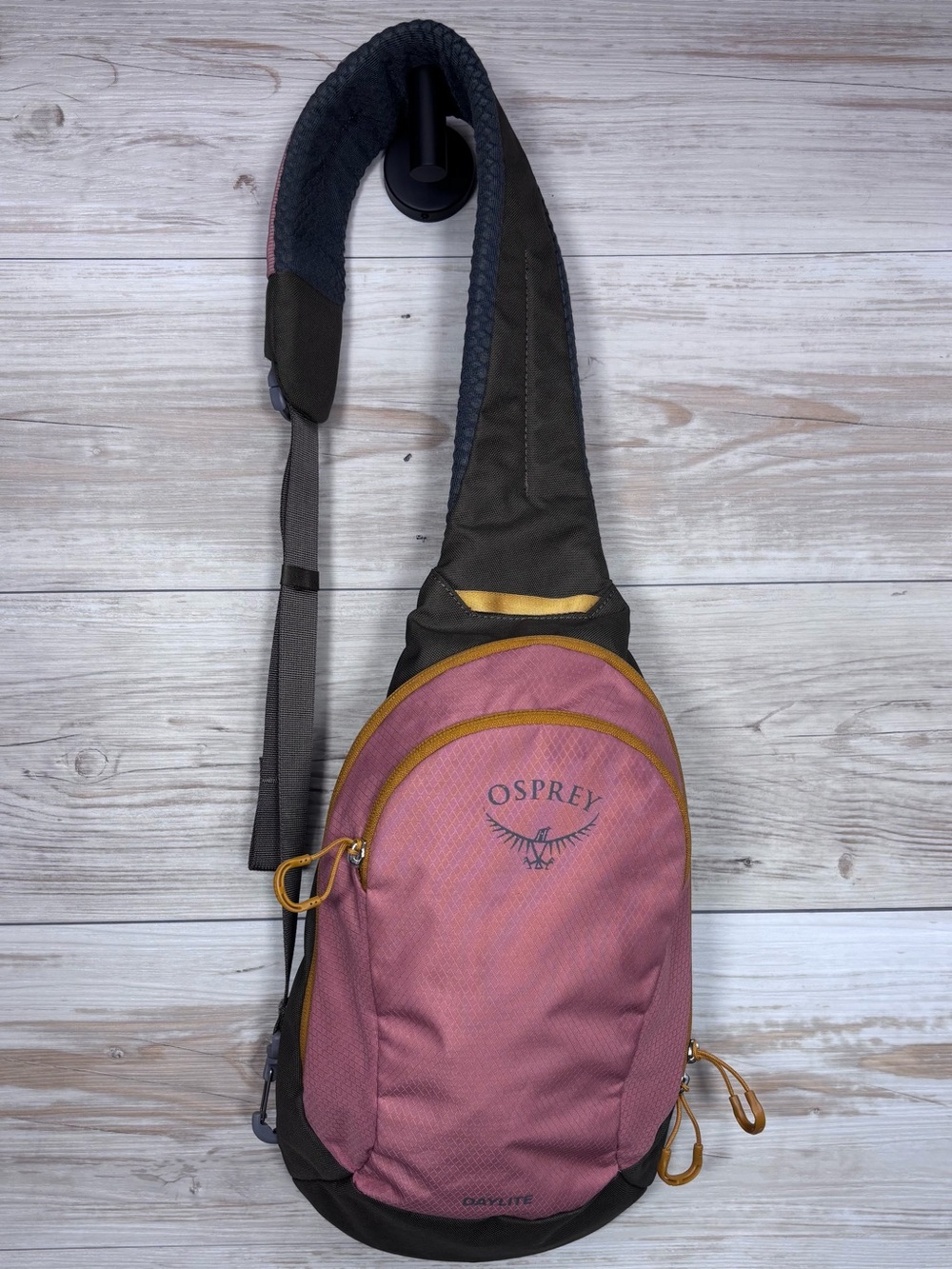 Osprey Daylite Sling Bag Crossbody Tumbleweed Yellow Tunnel Vision Pink OS